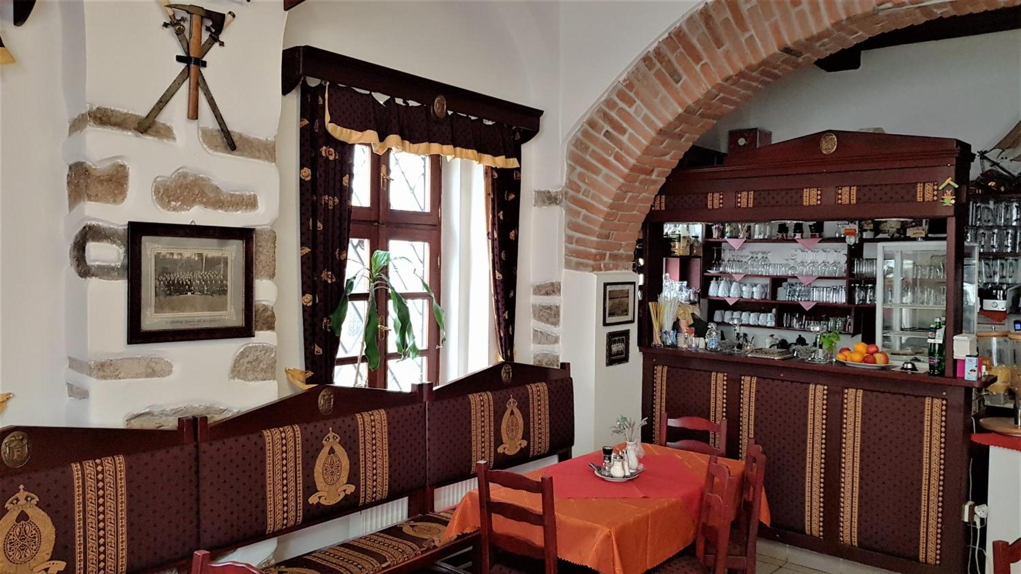 Hotel St Florian Loket Bagian luar foto