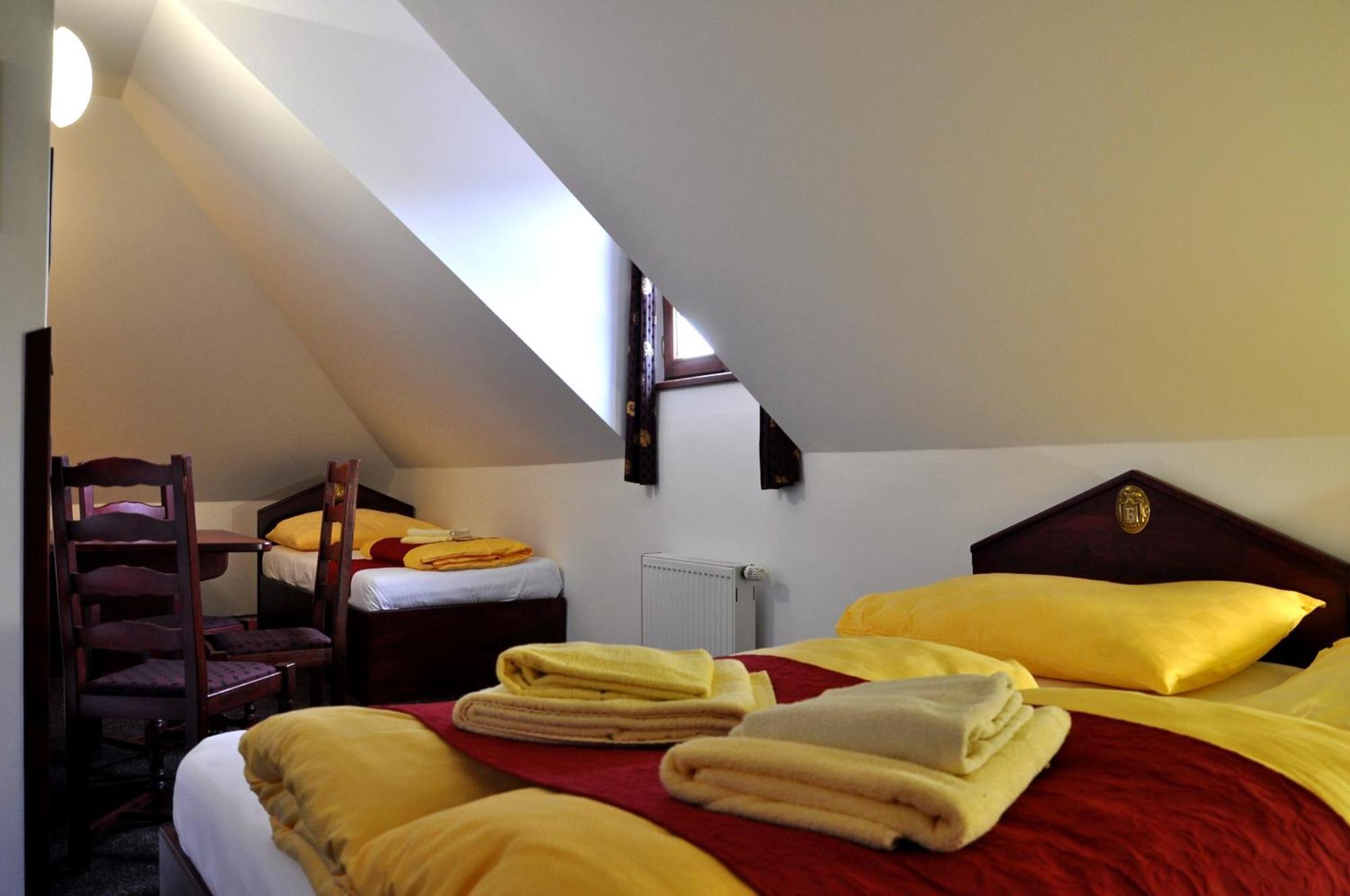 Hotel St Florian Loket Ruang foto